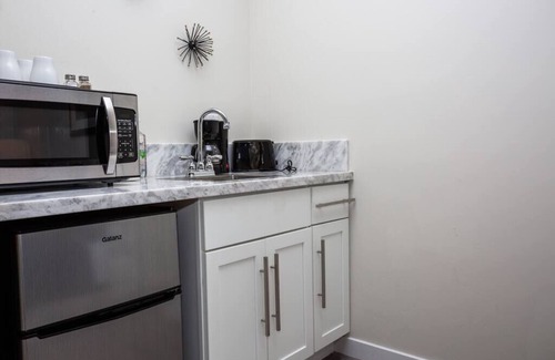Bankers Hill Appartement | Studio with Large Balcony- San Diego Gateway