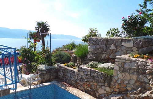 Plomin Appartement | Studio with pool and air conditioning