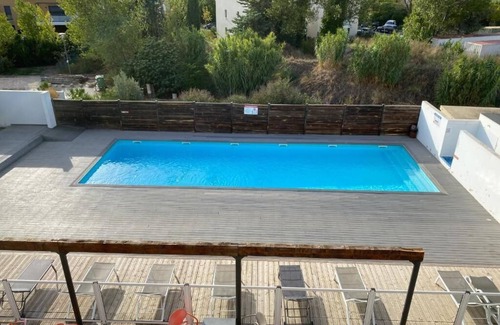 Eguilles Appartement | Studio with private terrace and swimming pool. 15 minutes from the historic center of Aix-en-Provence
