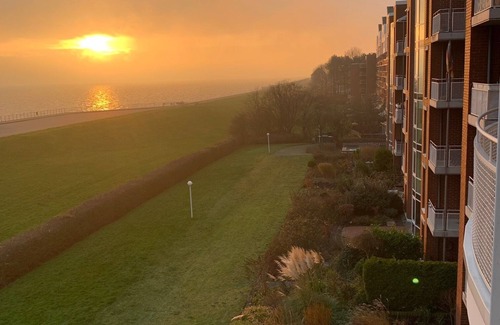 Innenhafen Appartement | Studio with sea view and large loggia - direct access to the North Sea