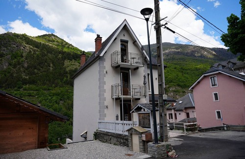 Brides-les-Bains Appartement | Studio équipé - lits jumeaux