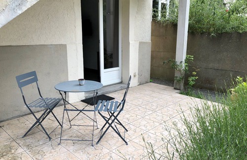 Maurepas Appartement | Studio avec terrasse et Jardin