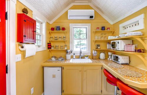 Vernon Appartement | Studio with Trail Access about 10 Mi to Brattleboro!