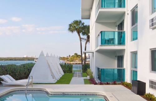 Bal Harbour Appartement | Studio with Two Queen Beds and Kitchenette, Steps away from Bal Harbour Beach