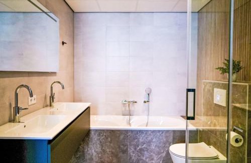 Brouwershaven Appartement | Studio Zen Kitchen & Boutique Hotel-4 by Interhome