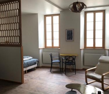Etoile-sur-Rhone Appartement | Studios L'atelier et la chambre des toiles