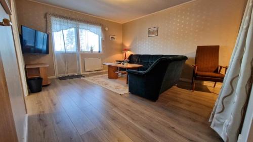 Hammerdal Appartement | Stuga Björn - Quiet cabin at lake Edesjön