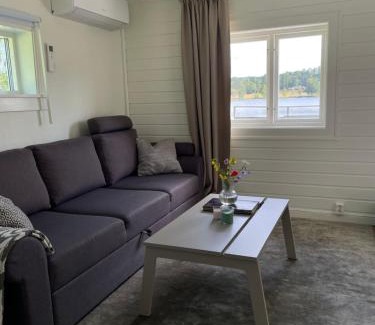Odestugu Maison | Stuga med strandtomt i Smålands natursköna miljö