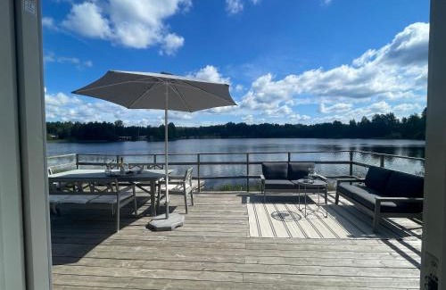 Odestugu Maison | Stuga med strandtomt i Smålands natursköna miljö