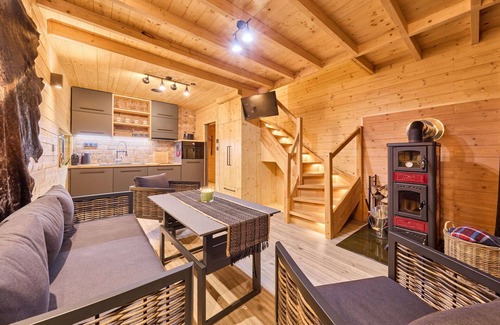 Mlade Buky Maison | Merveilleuse maison de vacances privée pour 4 personnes avec piscine, WIFI, TV, patio et parking