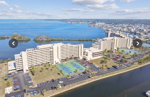 Sea Ranch Copropriété | Stunning 1 bedroom unit with balcony and private terrace