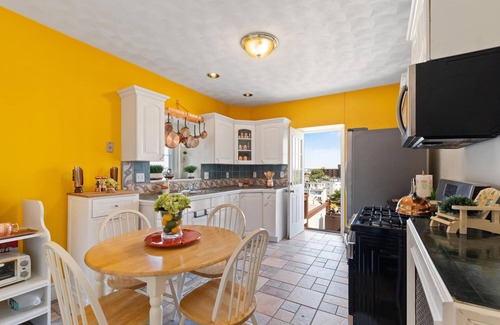 Revere Appartement | Stunning 1 BR-Apt-Oceanview to Revere Beach -3 Train Stop Boston Logan Airport