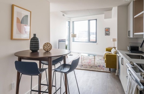 Navy Yard Appartement | Stunning 1 BR in South Capitol Near Metro