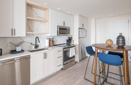 Navy Yard Appartement | Stunning 1 BR in South Capitol Near Metro