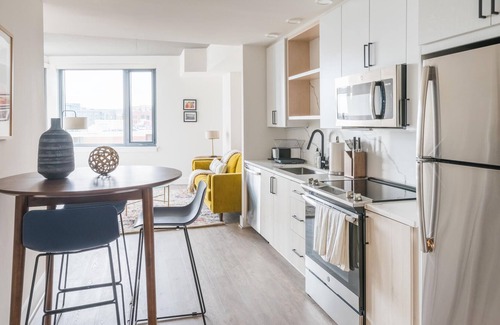 Navy Yard Appartement | Stunning 1 BR in South Capitol Near Metro