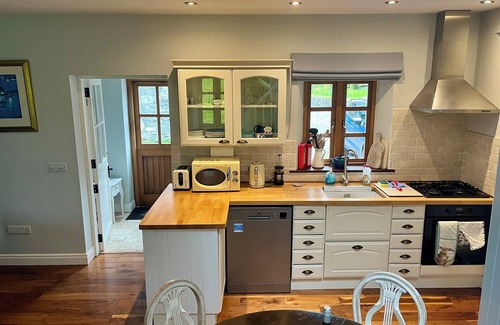 Kinvara Cottage | Stunning 2-bed cottage, mountain views, 3 miles from Kinvara, Wild Atlantic Way.