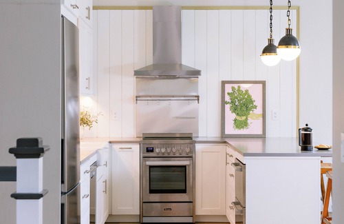 Downtown Berkeley Copropriété | Stunning 2 bedroom flat in charming Berkeley Victorian with AC, WiFi.
