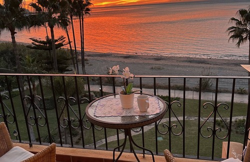 Estepona Appartement | Superbe 2-Bedroom Penthouse (de faible hauteur) juste à côté de la plage / Fab Vues