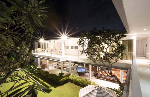 Jimbaran Bay Villa | Superbe villa moderne de 2 étages, Jimbaran