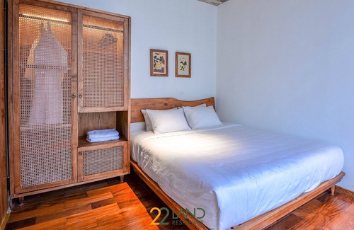 Dich Vong Appartement | Stunning 2B with Balcony in 22Land Residence