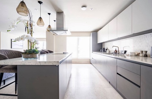 Chigwell Appartement | Stunning 2BA, 2BR, Apt, Desirable Chigwell