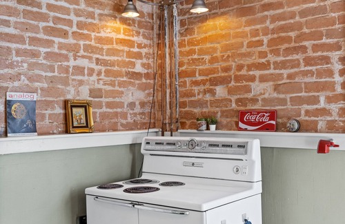 Barrio Santa Rosa Maison | Stunning 2Bd in Vintage Barrio Home - Unique Stay!