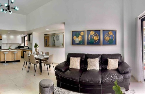 Viejo Arroyo Hondo Appartement | Stunning 2BR Condo, Gym, Pool