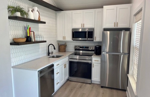 Burton Autre | Stunning 2BR on Beautiful Farm near Round Top