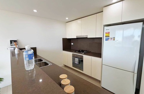 Parramatta Appartement | Stunning 2BR with River & City Views in Parramatta