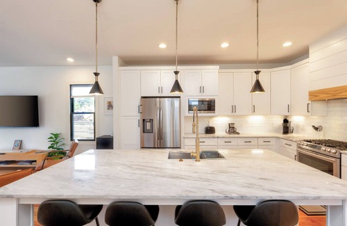 Chestnut Hill Maison | Stunning 3 BDR Nashville home – Fully Updated, 2 Miles from Downtown!