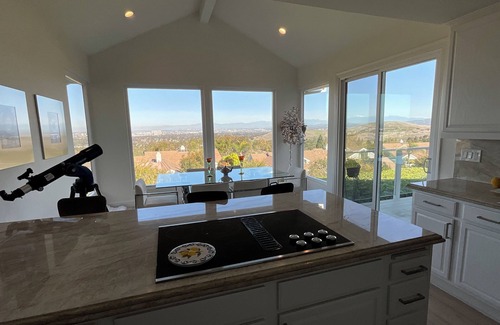 Turtle Rock Maison | Stunning 3-bedroom house in delightful Irvine w panoramic views & modern decor.