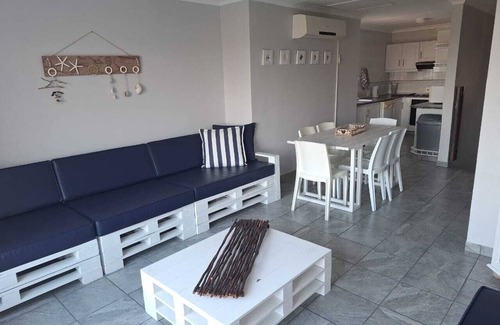 Scottburgh Appartement | Stunning 3 Bedroom Apartment in Scottburg.Sea View.Overlooking Golf Course