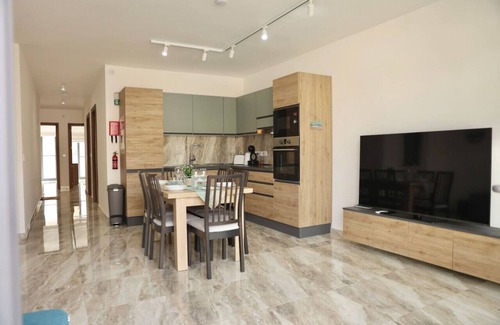 Xlendi Appartement | Stunning 3BR Apt with Sea views in Xlendi Gozo!