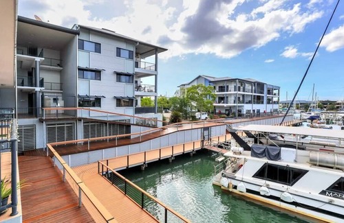 Bayview Appartement | Stunning 3BR Bayview Waterfront Haven