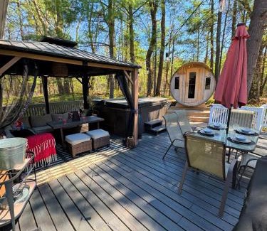 Gravenhurst Maison | Stunning 3br Waterfront Lake Cottage Hottub&sauna
