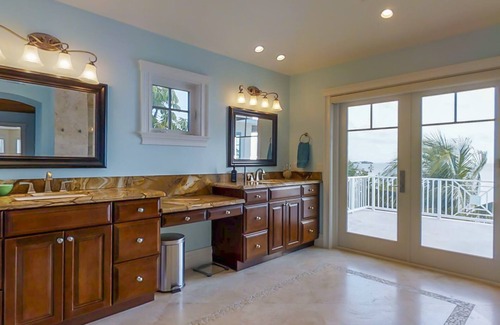 Cutthroat Harbor Estates Maison | Stunning 4 bed 3.5 bath open water pool home