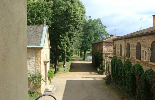 Parigny Cottage | Gîte de Charme avec Parc, Tennis et Salle de Jeux près d'un Château à Parigny