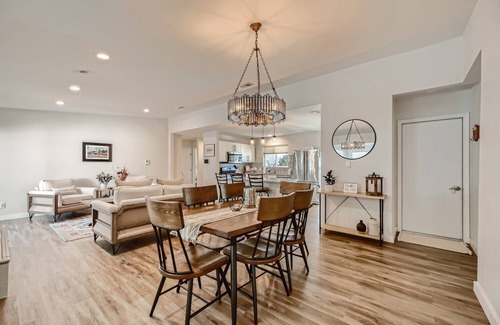 South Manchaca Maison | Stunning 4 bedroom private house with POOL!