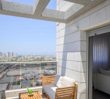 Kiryat Bialik Appartement | stunning 4-bedrooms on the 18th floor BY MadrigalRentals