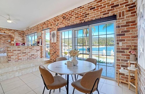 St Huberts Island Maison | Stunning 4BR Holiday Home with Water Views & Pool