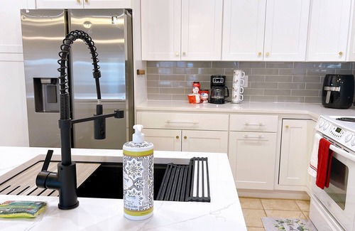 Southeast Arlington Maison | Stunning 4Br2Ba. Pets Friendly. Extended Stay welcome!