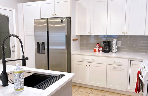 Southeast Arlington Maison | Stunning 4Br2Ba. Pets Friendly. Extended Stay welcome!
