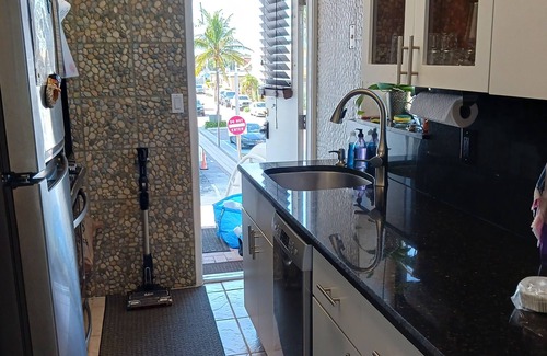 Hollywood Copropriété | DIRECT BEACH & BROADWK * * VUE SPECTACLUAIRE * MODERNE * CLEAN * PARC GRATUIT INCL.*