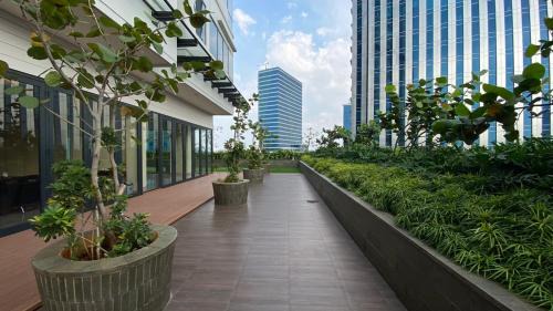 Mampang Prapatan Appartement | Stunning and Comfortable 2BR Samara Suites Apartment By Travelio
