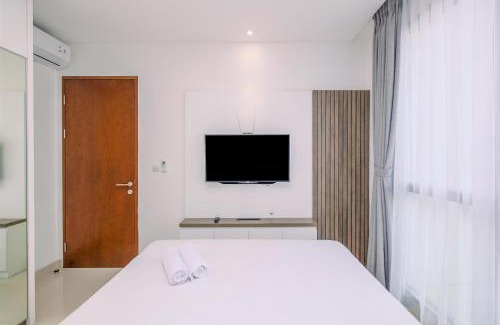 Semanggi Appartement | Stunning and Cozy 1BR Apartment at Ciputra World 2 By Travelio