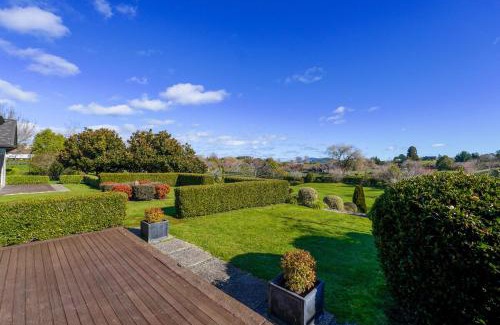 Tikitere Maison | Stunning and Spacious 5-Bedroom Home in Rotorua