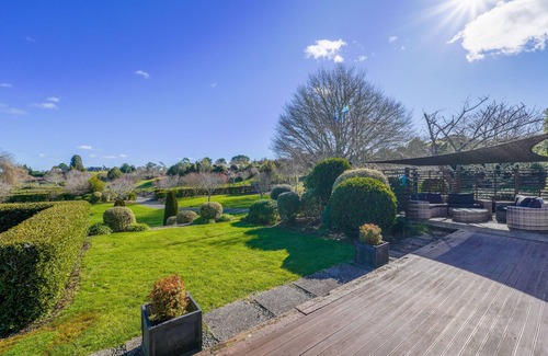Tikitere Maison | Stunning and Spacious 5-Bedroom Home in Rotorua