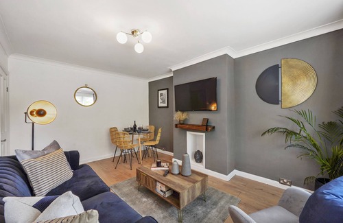 Maidstone Appartement | Stunning Apartment Near the Heath With Free Parking & Wifi