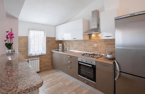 Sajini Appartement | Superbe appartement à Barban avec WiFi