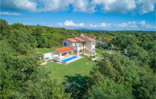 Sveta Nedelja Appartement | Stunning Apartment In Labin With Sauna